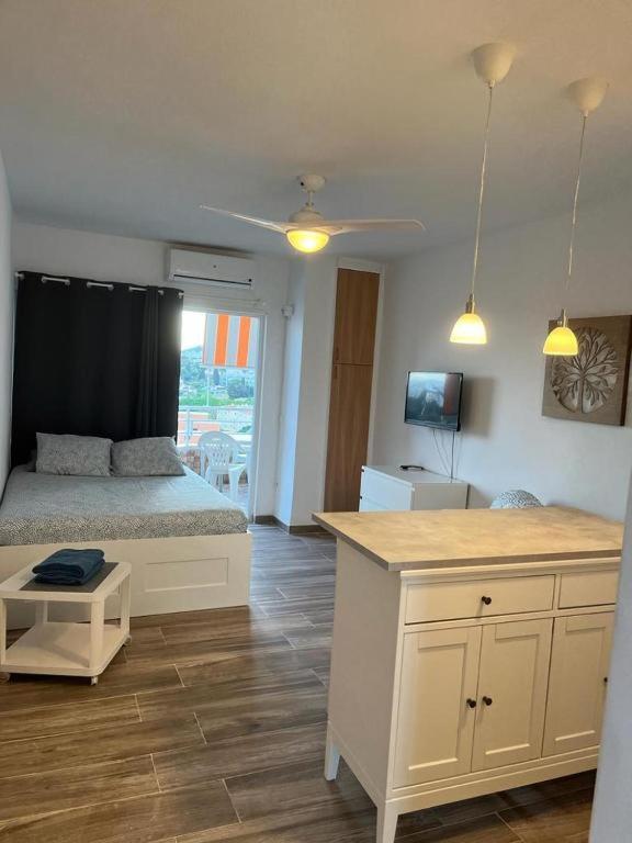 Lovely Apartment In Торемолинос Екстериор снимка