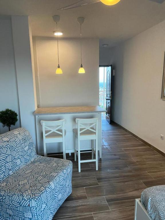 Lovely Apartment In Торемолинос Екстериор снимка