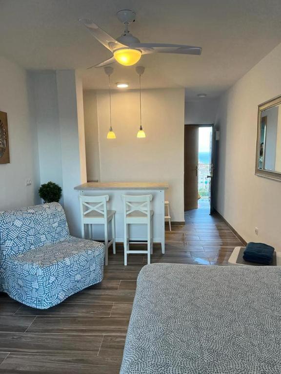 Lovely Apartment In Торемолинос Екстериор снимка
